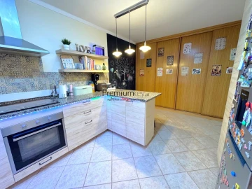 Moradia T5 para Venda em Albufeira e Olhos de Água