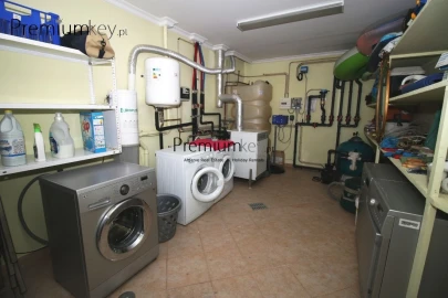 Moradia T5 para Venda em Albufeira e Olhos de Água