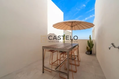 Moradia T4 para Venda em Santa Barbara de Nexe