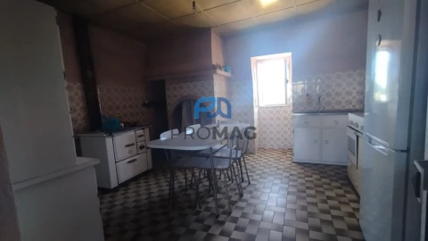 Moradia T1 para Venda em Felgueiras e Feirão