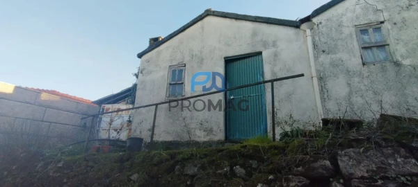 Moradia T2 para Venda em São João de Fontoura