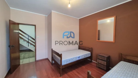 Moradia T6 para Venda em Resende
