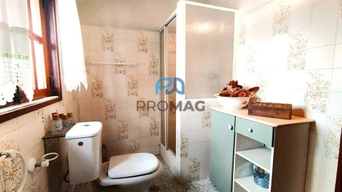 Moradia T6 para Venda em Resende