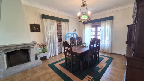 Moradia T6 para Venda em Resende