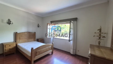 Moradia T6 para Venda em Resende