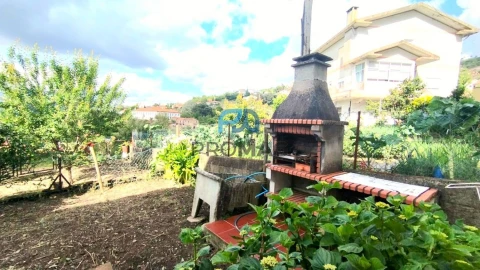 Moradia T6 para Venda em Resende