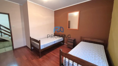 Moradia T6 para Venda em Resende