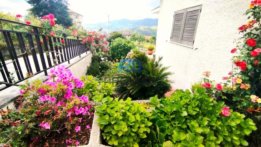 Moradia T6 para Venda em Resende Foto 11