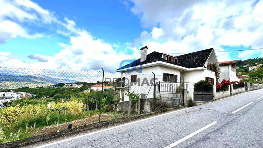 Moradia T3 para Venda em Resende
