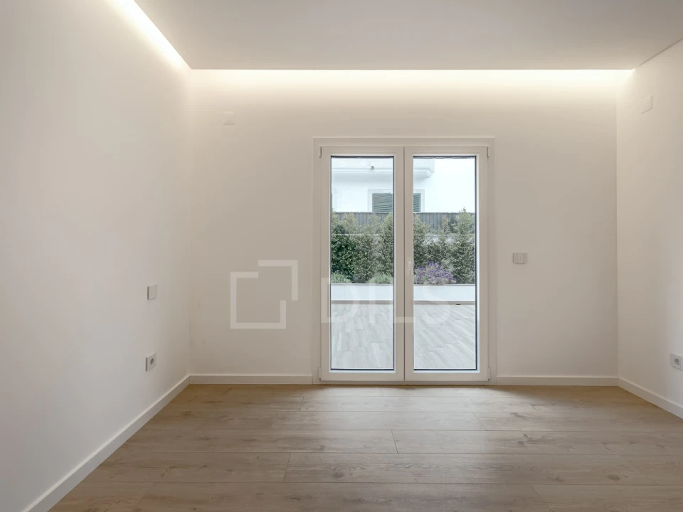 Apartamento T3 para Venda em Carcavelos e Parede Foto 8