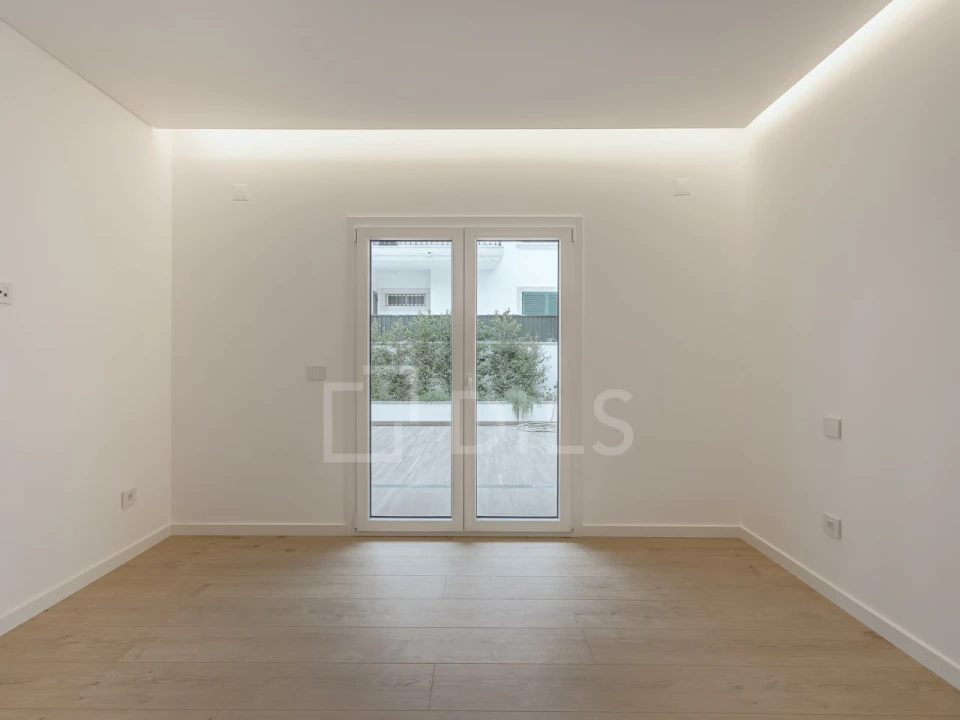 Apartamento T3 para Venda em Carcavelos e Parede Foto 18