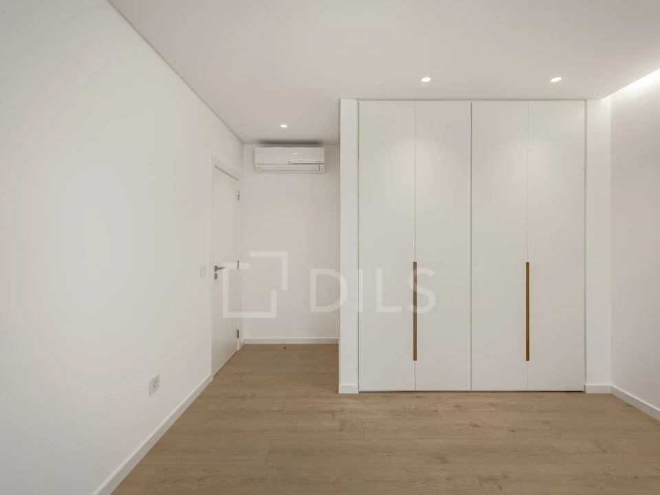 Apartamento T3 para Venda em Carcavelos e Parede Foto 23