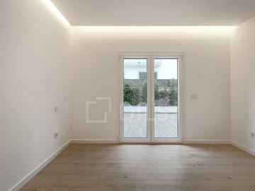 Apartamento T3 para Venda em Carcavelos e Parede