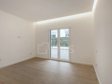 Apartamento T3 para Venda em Carcavelos e Parede