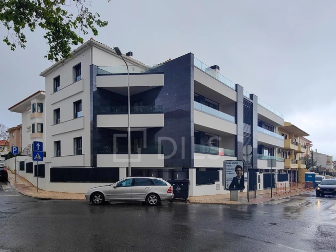 Apartamento T3 para Venda em Carcavelos e Parede Foto 37