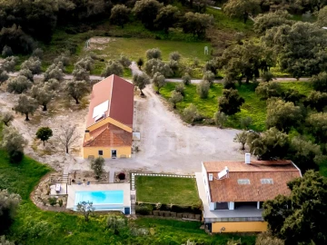 Quinta T9 para Venda em Azeitão (São Lourenço e São Simão)