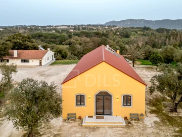Quinta T9 para Venda em Azeitão (São Lourenço e São Simão)
