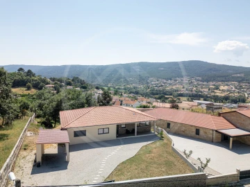 Moradia T3 para Venda em Bornes de Aguiar