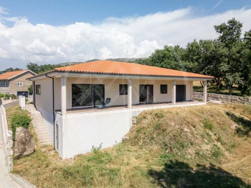 Moradia T3 para Venda em Bornes de Aguiar
