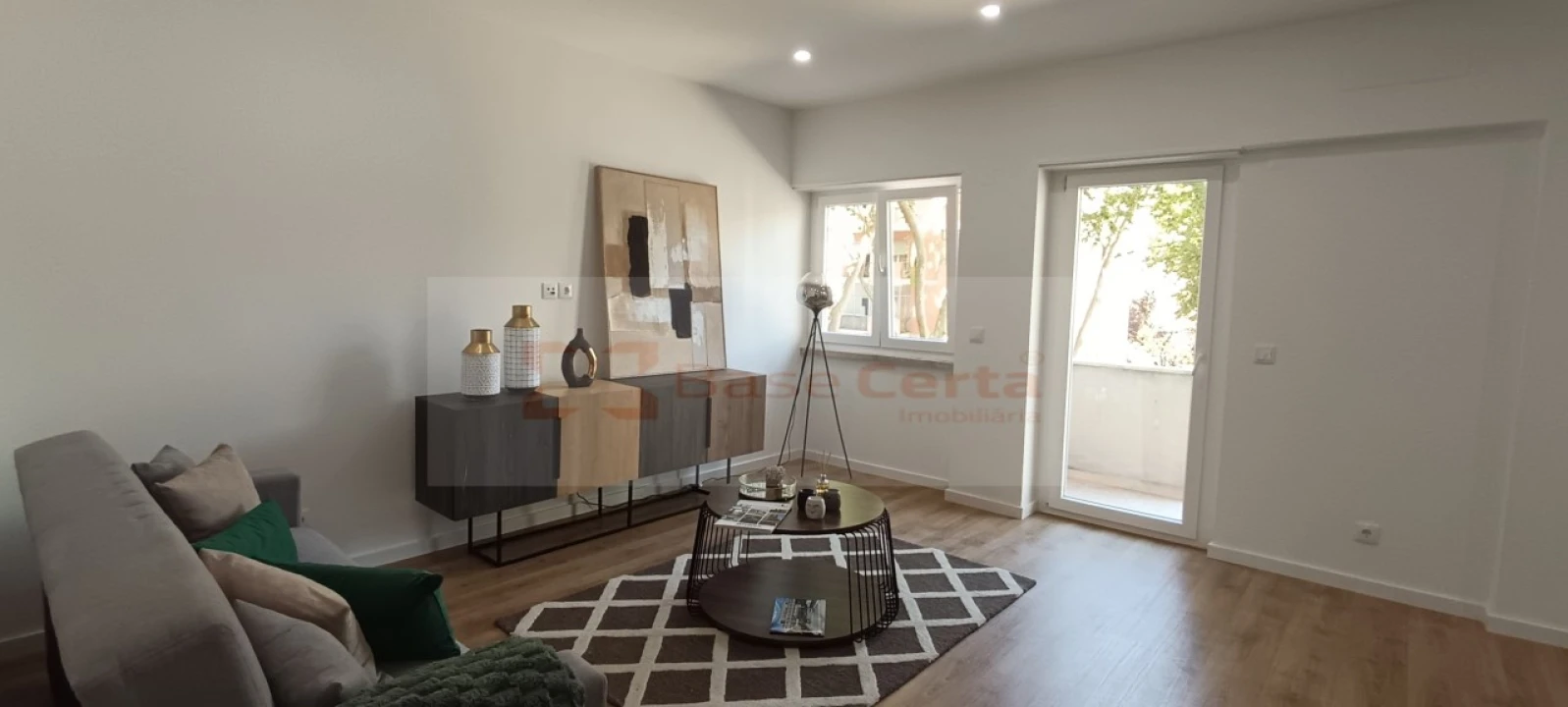 Apartamento T3 para Venda em Benfica Foto 2