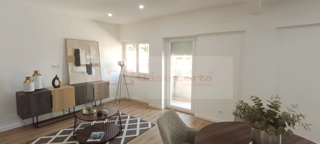 Apartamento T3 para Venda em Benfica