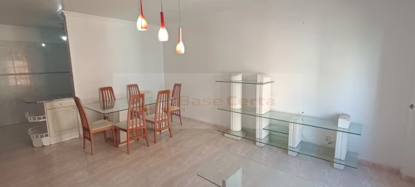 Apartamento T2 para Venda em Algueirão-Mem Martins