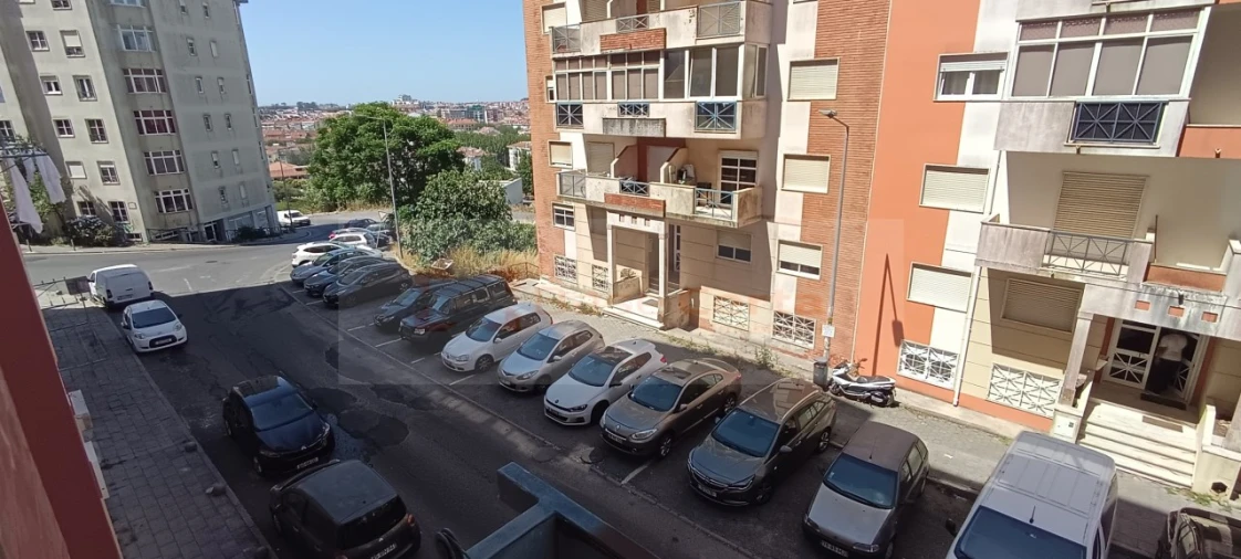 Apartamento T2 para Venda em Algueirão-Mem Martins Foto 11