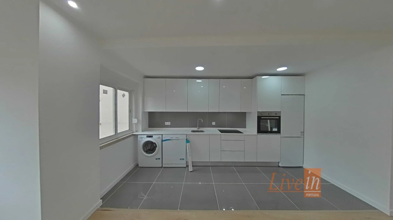 Apartamento T2 para Venda em Venteira Foto 5
