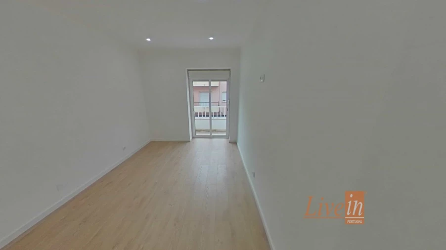 Apartamento T2 para Venda em Venteira Foto 12