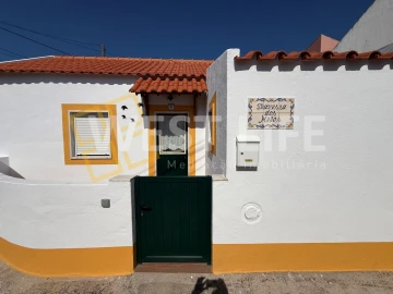Moradia T2 para Venda em Enxara do Bispo, Gradil e Vila Franca do Rosário
