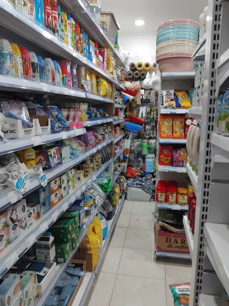 Loja para Venda em Rio de Mouro Foto 9
