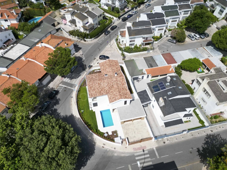 Moradia T4 para Venda em Algés, Linda-A-Velha e Cruz Quebrada-Dafundo Foto 12