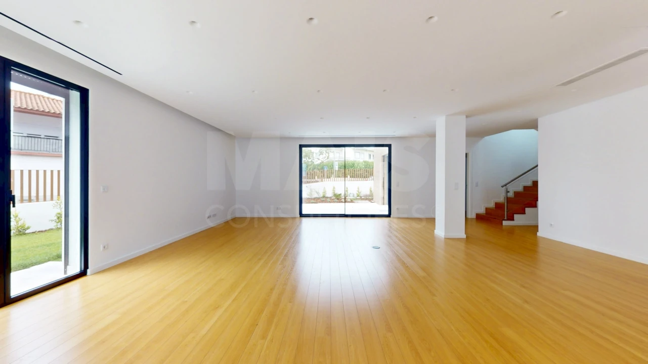 Moradia T4 para Venda em Algés, Linda-A-Velha e Cruz Quebrada-Dafundo Foto 2
