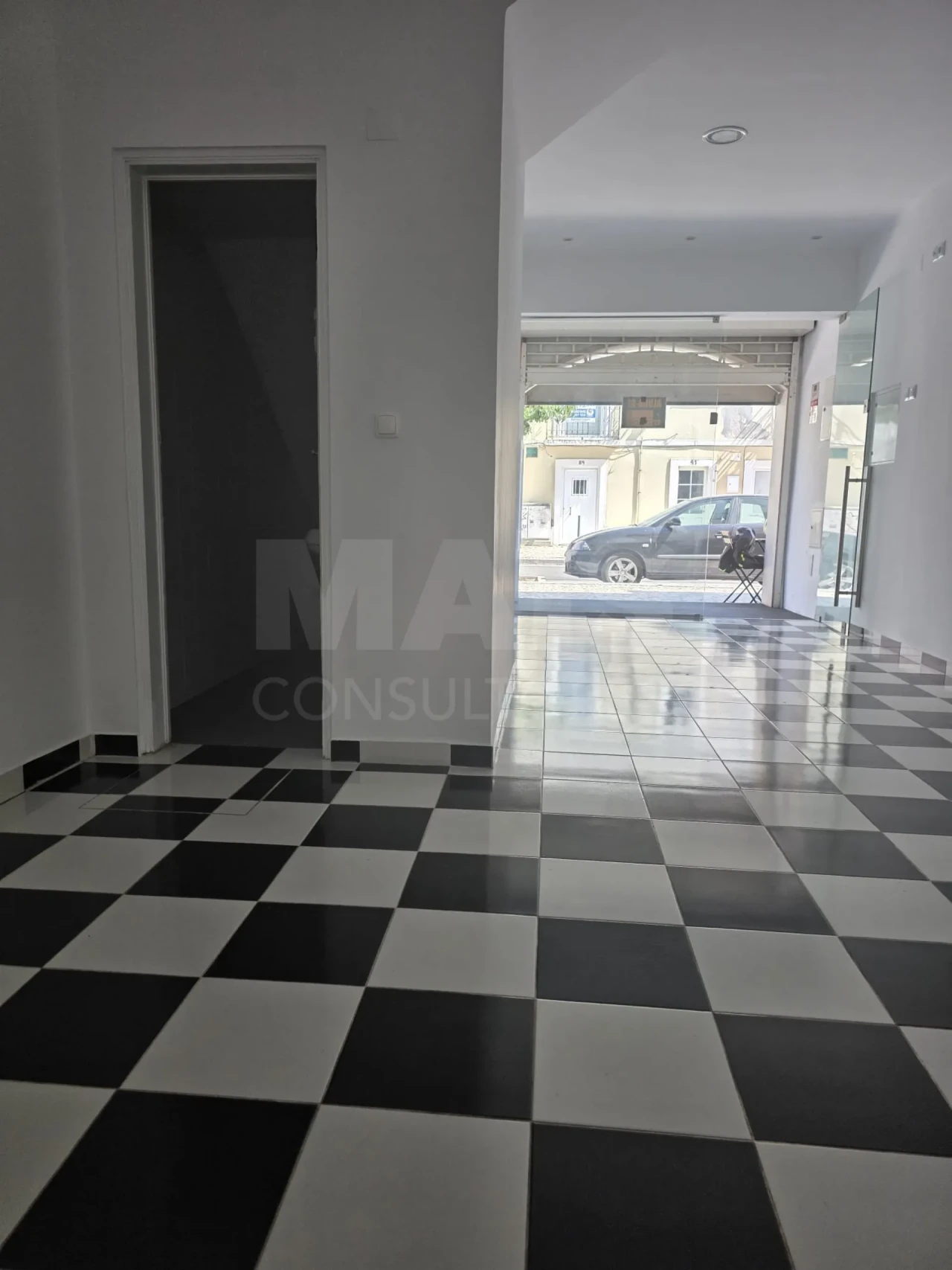 Loja para Arrendamento em Seixal, Arrentela e Aldeia de Paio Pires Foto 2
