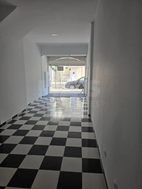 Loja para Arrendamento em Seixal, Arrentela e Aldeia de Paio Pires