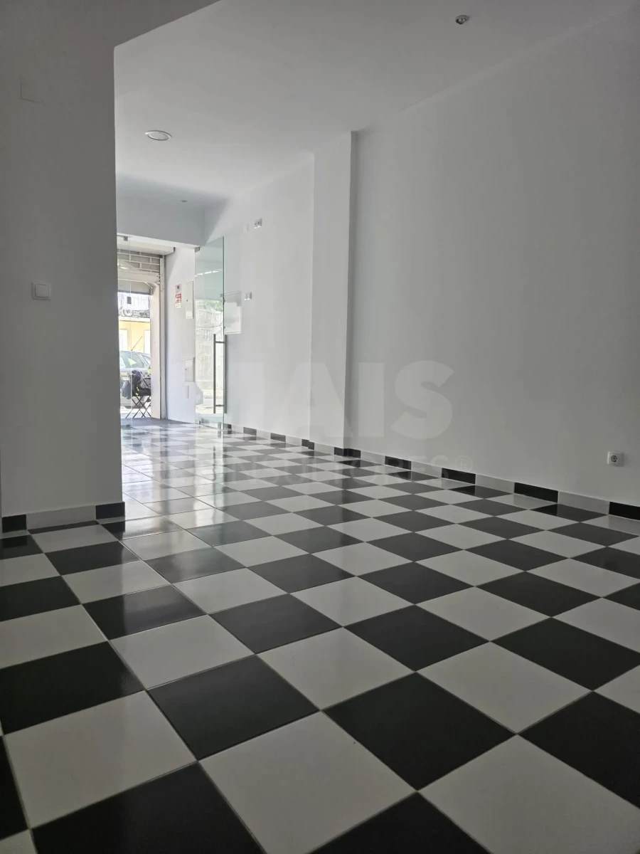 Loja para Arrendamento em Seixal, Arrentela e Aldeia de Paio Pires Foto 11