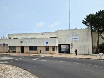Prédio para Venda em Rio de Mouro