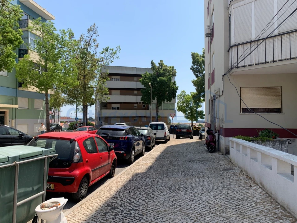 Prédio para Venda em Almada, Cova da Piedade, Pragal e Cacilhas Foto 15