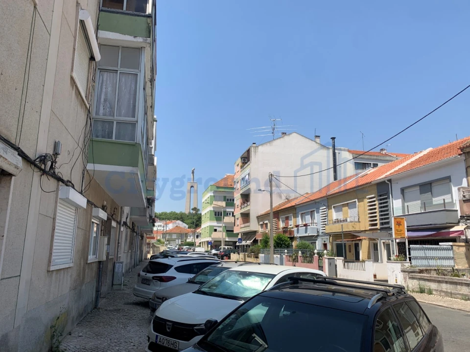 Prédio para Venda em Almada, Cova da Piedade, Pragal e Cacilhas Foto 1
