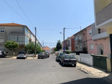 Prédio para Venda em Almada, Cova da Piedade, Pragal e Cacilhas