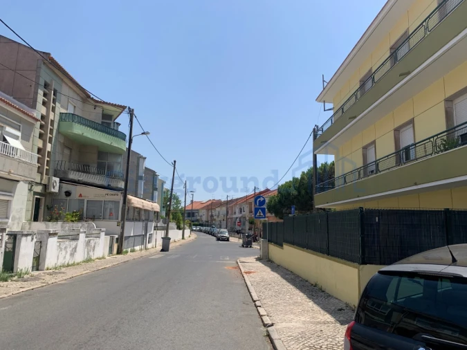 Prédio para Venda em Almada, Cova da Piedade, Pragal e Cacilhas Foto 2