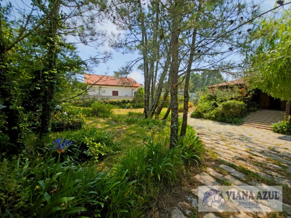 Moradia T4 para Venda em Chafe Foto 30