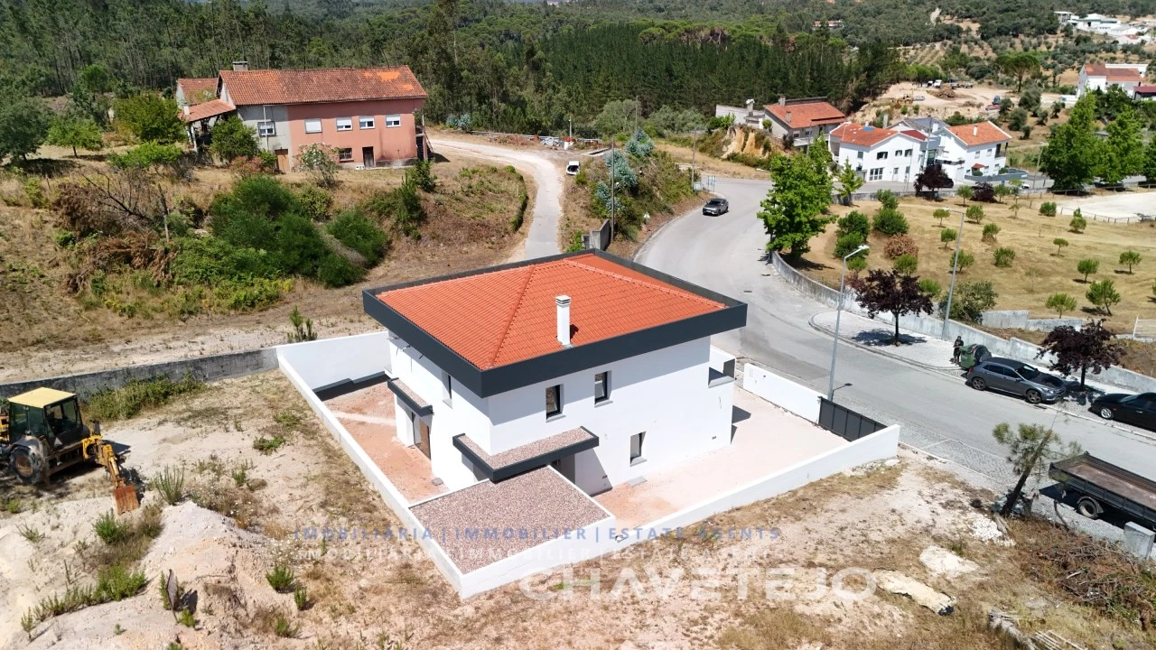 Moradia T4 para Venda em Ansião Foto 8