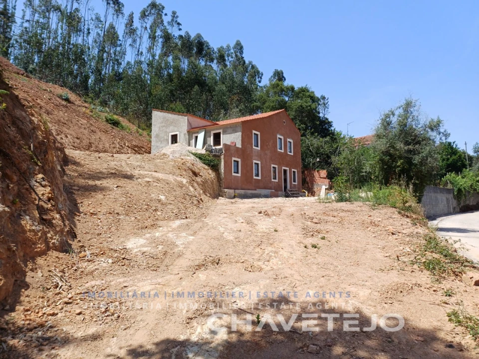 Moradia T3 para Venda em Alvaiázere Foto 2