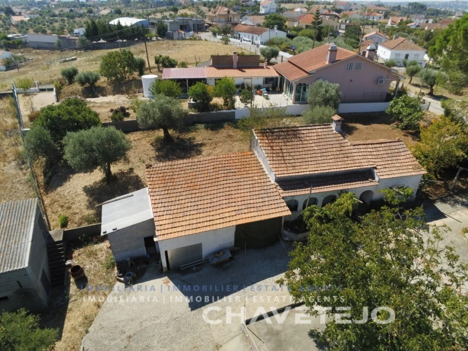 Quinta T2 para Venda em São João Baptista e Santa Maria dos Olivais Foto 2