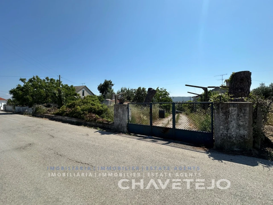 Quinta T2 para Venda em São João Baptista e Santa Maria dos Olivais Foto 4