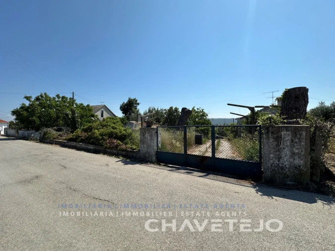 Quinta T2 para Venda em São João Baptista e Santa Maria dos Olivais Foto 4