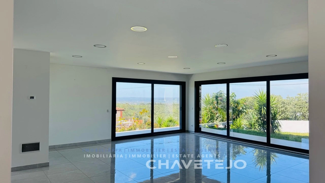 Moradia T3 para Venda em Chão de Couce Foto 7