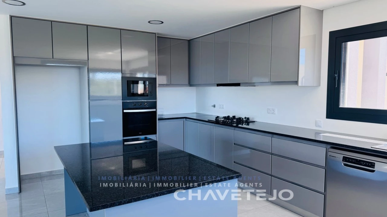 Moradia T3 para Venda em Chão de Couce Foto 11