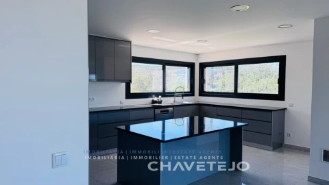 Moradia T3 para Venda em Chão de Couce